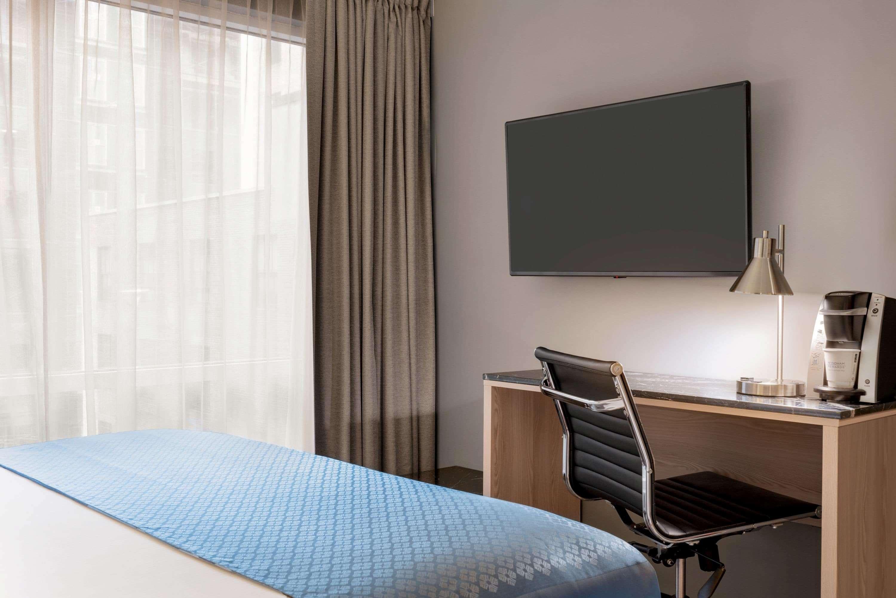 Отель Wingate By Wyndham New York Midtown South/5Th Ave Экстерьер фото